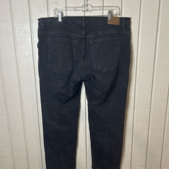 Madewell The Mid-Rise Perfect Vintage Jeans in Rosella Wash: Ripped Edition - Picture 7 of 9